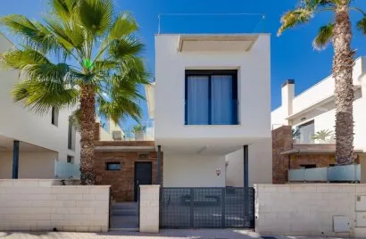 3 bedrooms villa for sale , La Zenia, Spain No. 1580