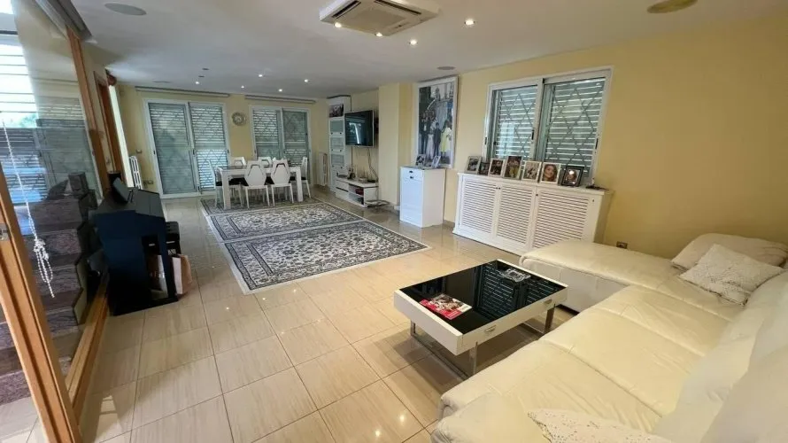 4 bedrooms apartment for sale, Manises, Spain No. 2482 № 28