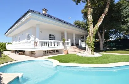 4 bedrooms villa for sale, Torrevieja, Spain No. 1477