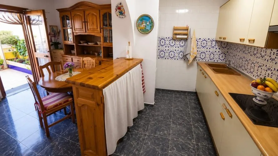 3 bedrooms house for sale, El Campello, Spain No. 2697 № 11