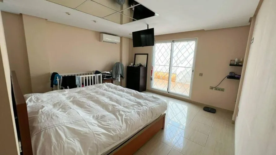 4 bedrooms apartment for sale, Manises, Spain No. 2482 № 13
