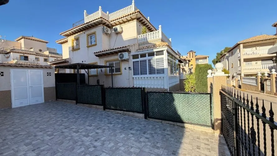 2 bedrooms house for sale, Campoamor, Spain No. 2258 № 5