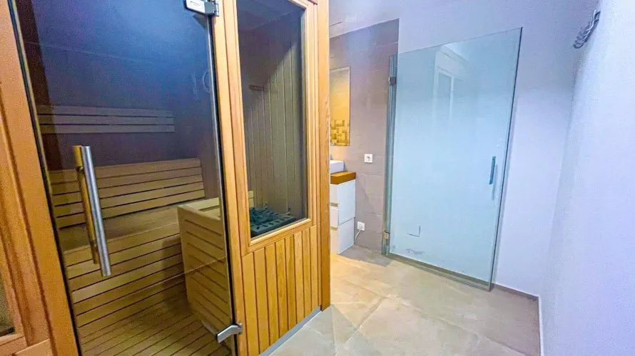 5 bedrooms villa for sale, La Zenia, Spain No. 2527 № 24