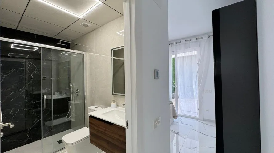 2 bedrooms apartment for sale, Torrevieja, Spain No. 2690 № 25