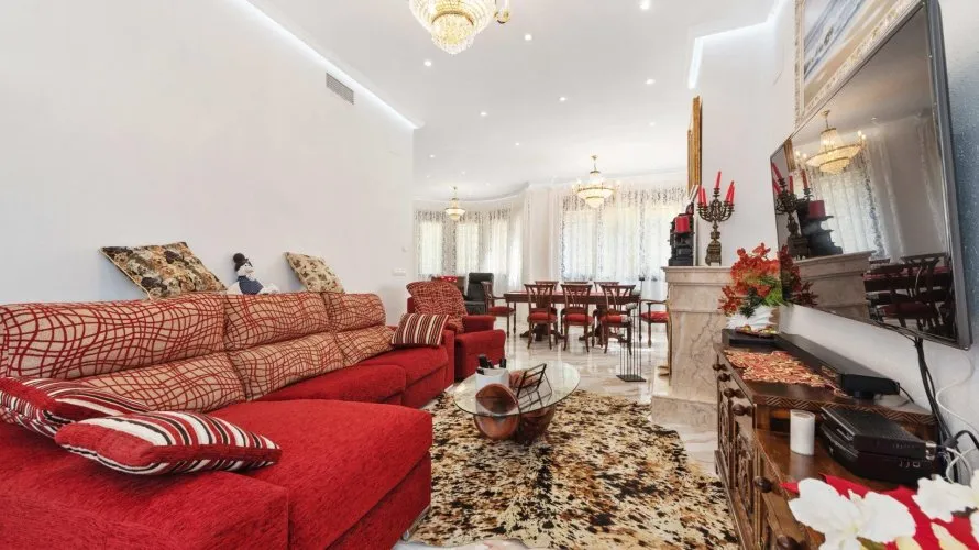 4 bedrooms villa for sale, Campoamor, Spain No. 2646 № 25