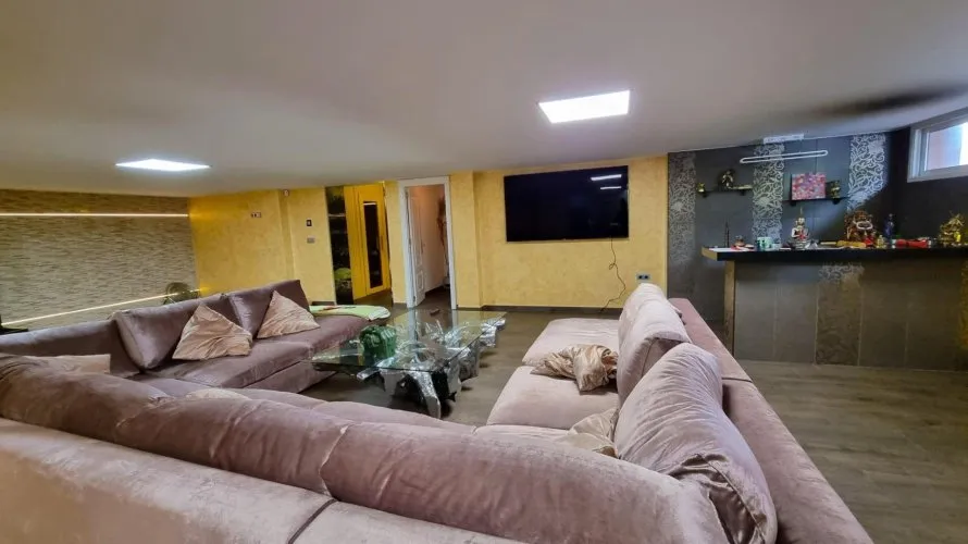 239m² villa for sale, Torrevieja, Spain No. 1559 № 8