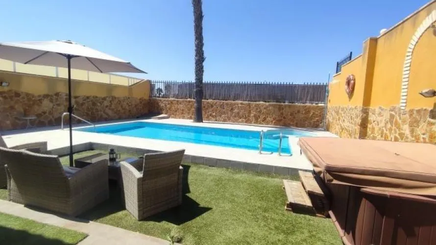 283m² apartment for sale, Torrevieja, Spain No. 1972 № 22