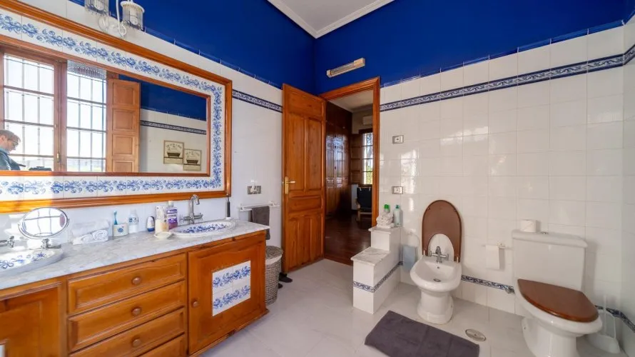 7 bedrooms house for sale, Mutxamel, Spain No. 2006 № 23