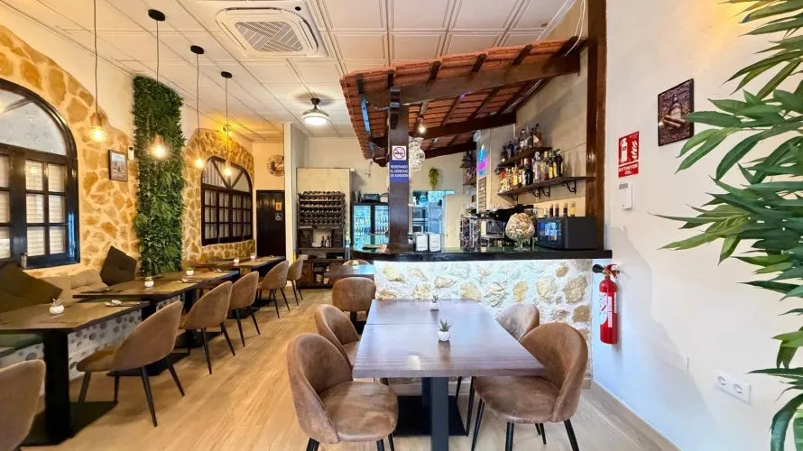 57m² commercial property for sale, Torrevieja, Spain No. 2311 № 2