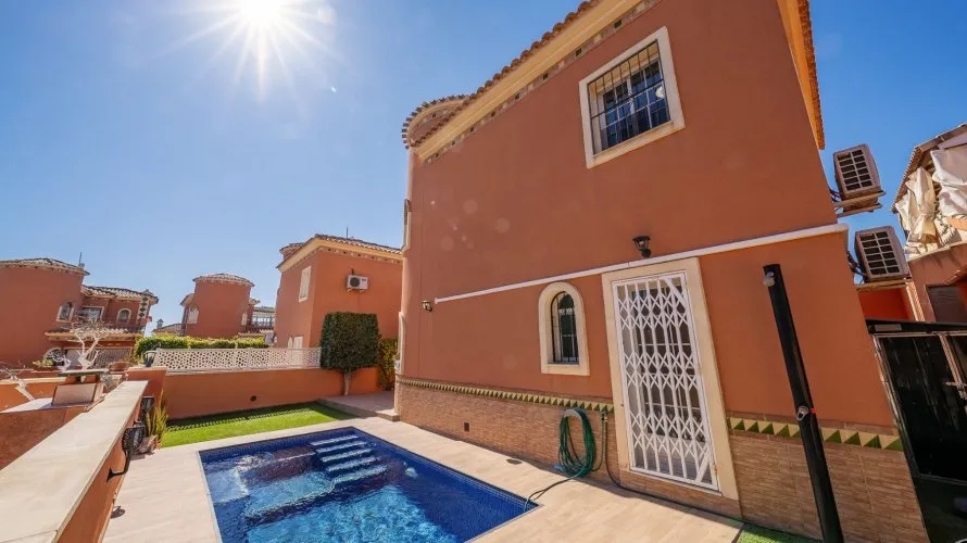 89m² villa for sale, Playa Flamenca II, Spain No. 2378