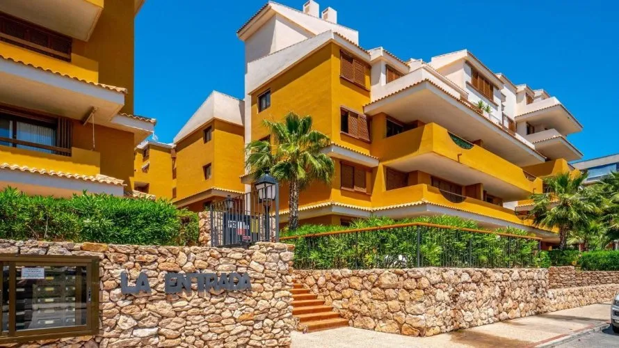 2 bedrooms apartment for sale, Torrevieja, Spain No. 1518 № 1