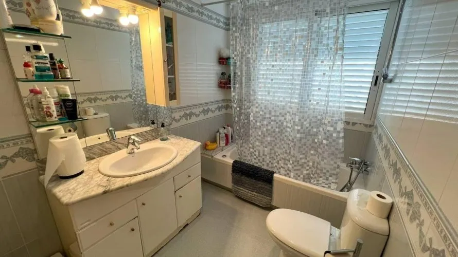 4 bedrooms apartment for sale, Manises, Spain No. 2482 № 22