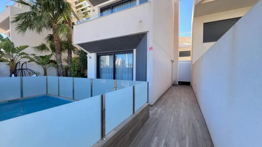 3 bedrooms villa for sale, La Veleta, Spain No. 1909