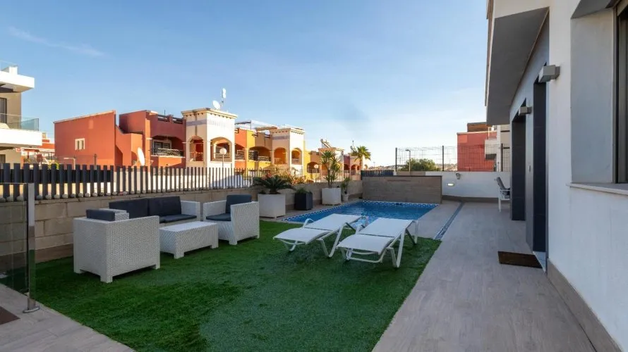 4 bedrooms apartment for sale, La Florida, Spain No. 2303 № 27