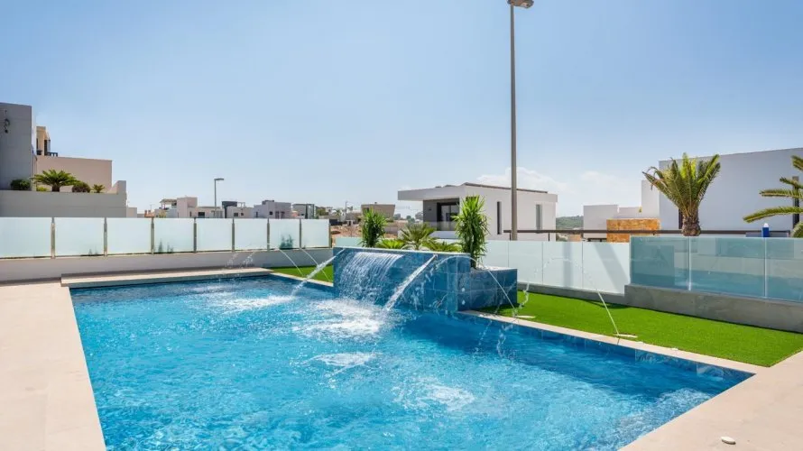 3 bedrooms villa for sale, Campoamor, Spain No. 1965 № 1