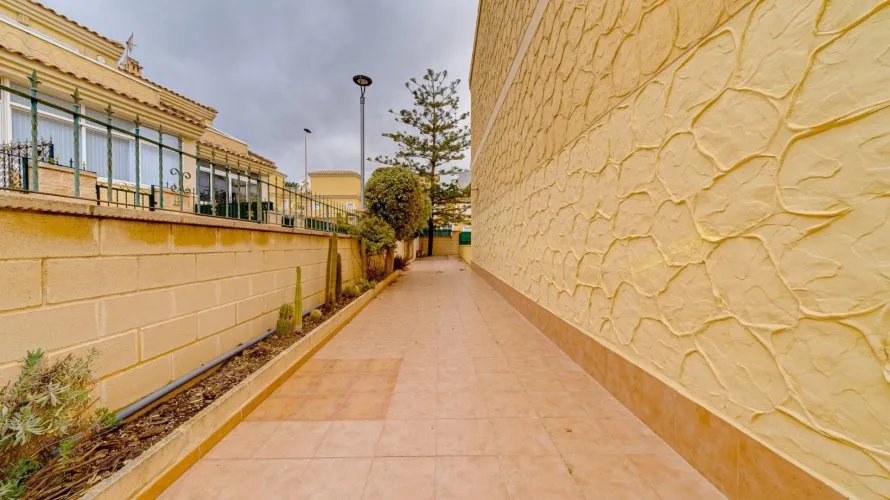 5 bedrooms bungalow for sale, Los Altos, Spain No. 1900 № 3
