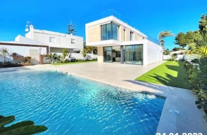 4 bedrooms villa for sale , La Zenia, Spain No. 1600