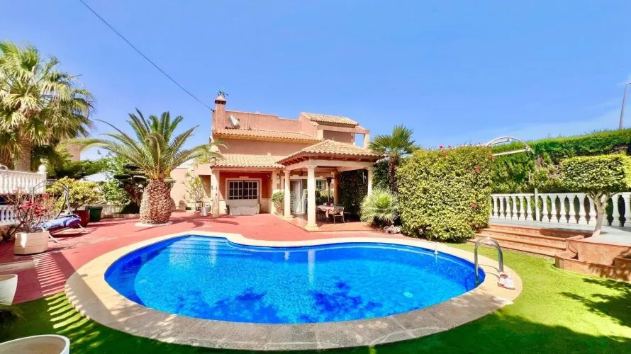 3 bedrooms villa for sale, Torrevieja, Spain No. 1486
