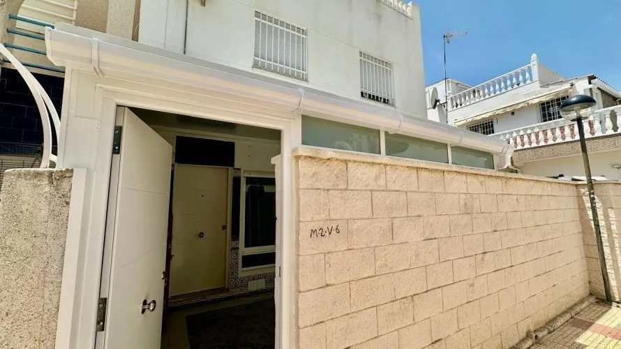 2 bedrooms bungalow for sale, Torrevieja, Spain No. 1523 № 12