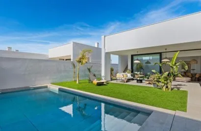 3 bedrooms villa for sale, Mar De Cristal, Spain No. 1890