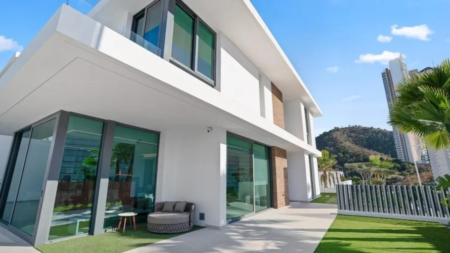 4 bedrooms villa for sale, Benidorm, Spain No. 2403