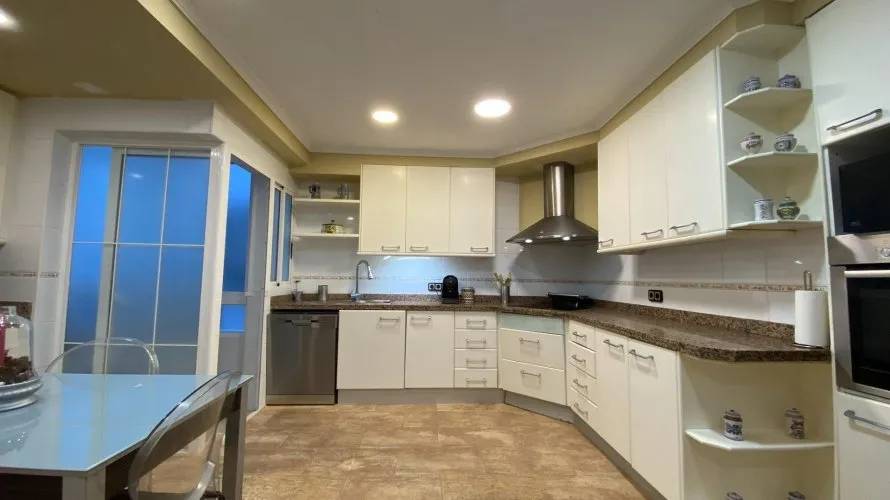 4 bedrooms apartment for sale, Alicante, Spain No. 2038 № 23