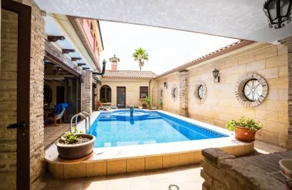 468m² commercial property for sale, San Miguel de Salinas, Spain No. 2483