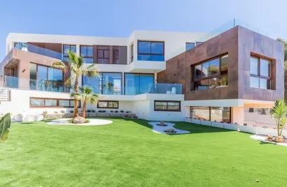 4 bedrooms villa for sale, Benidorm, Spain No. 1809