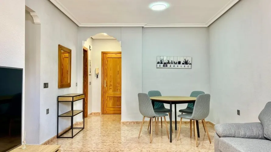 2 bedrooms apartment for sale, Torrevieja, Spain No. 2438 № 7