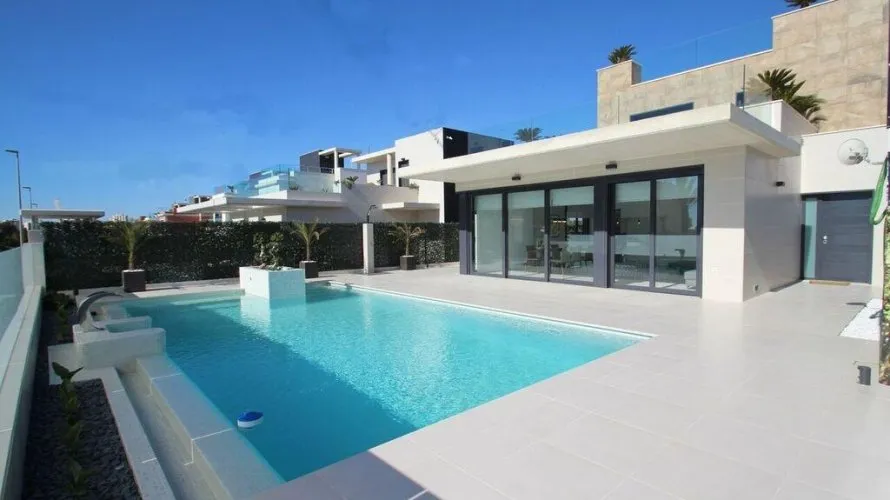 4 bedrooms villa for sale, Campoamor, Spain No. 1962 № 1