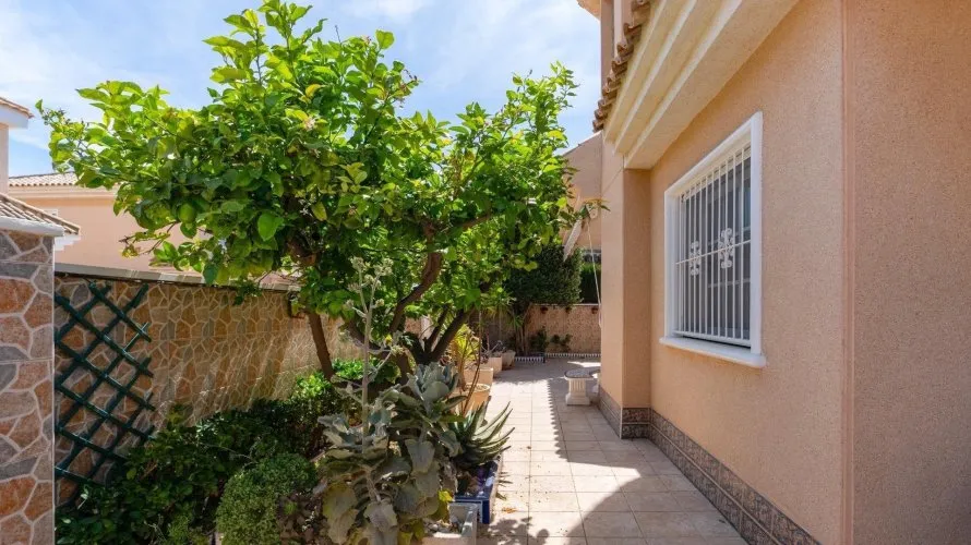 3 bedrooms villa for sale, Torrevieja, Spain No. 1542 № 13
