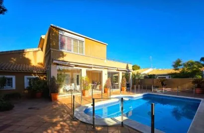 5 bedrooms house for sale, Dehesa De Campoamor, Spain No. 1493