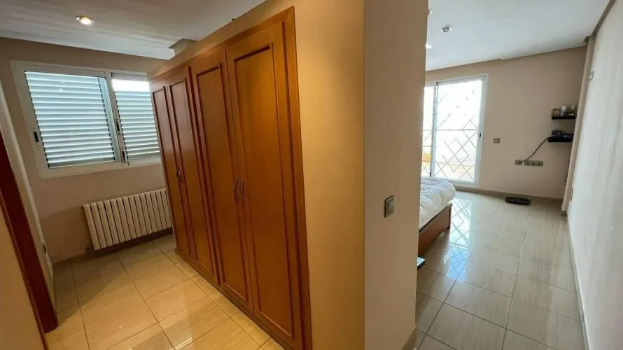 4 bedrooms apartment for sale, Manises, Spain No. 2482 № 15