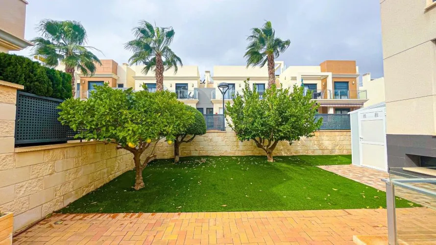 5 bedrooms villa for sale, La Zenia, Spain No. 2527 № 15