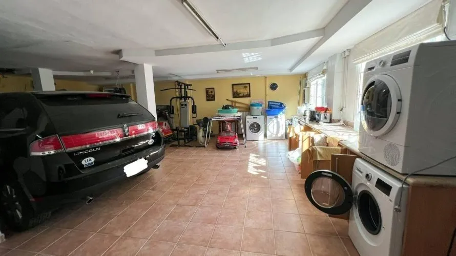 4 bedrooms apartment for sale, Manises, Spain No. 2482