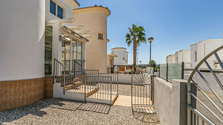 143m² villa for sale, San Fulgencio, Spain No. 2335 № 2