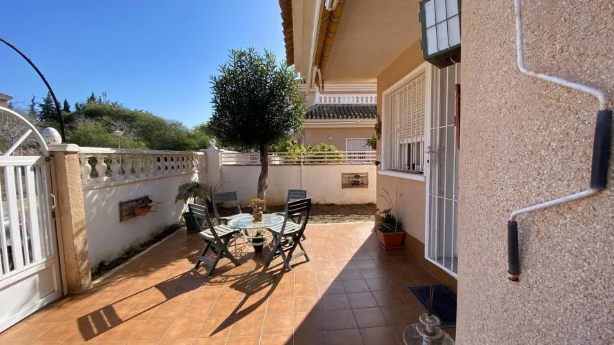 3 bedrooms house for sale, Alicante, Spain No. 2270 № 1