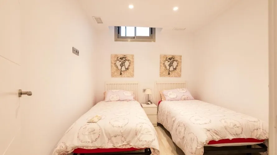 4 bedrooms apartment for sale, La Florida, Spain No. 2303 № 10