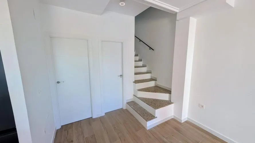 95m² apartment for sale, La Florida, Spain No. 2466 № 8