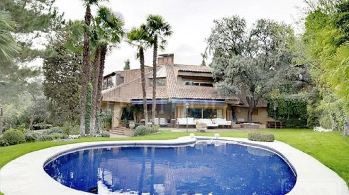 5 bedrooms apartment for sale, Villaviciosa de Odon, Spain No. 2484