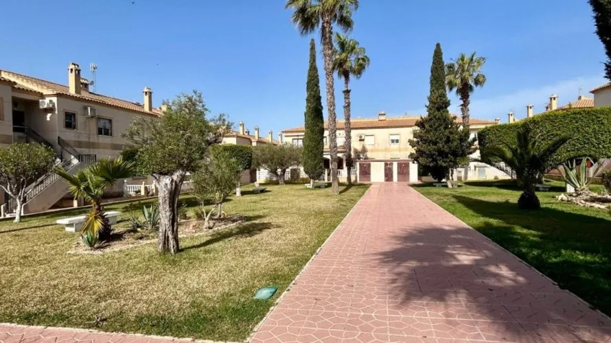 2 bedrooms bungalow for sale, Torrevieja, Spain No. 2436 № 13