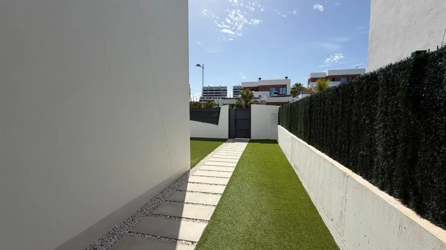324m² house for sale, Finestrat, Spain No. 2713