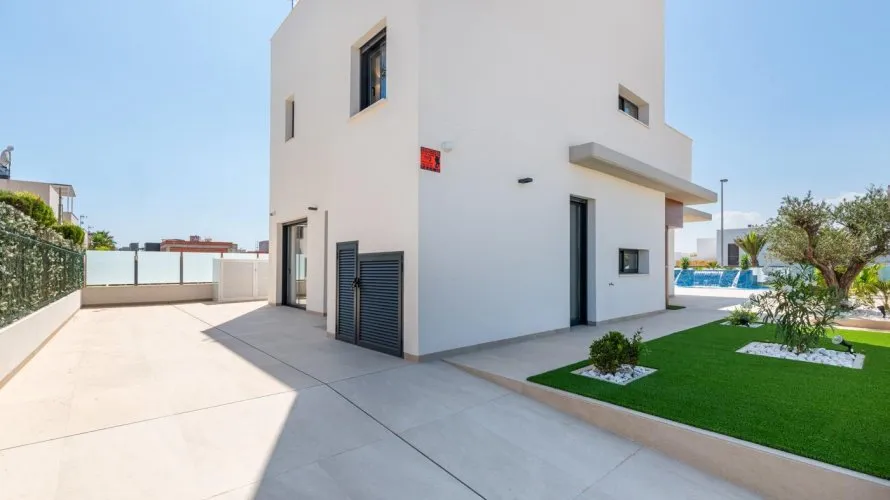 3 bedrooms villa for sale, Campoamor, Spain No. 1965 № 4