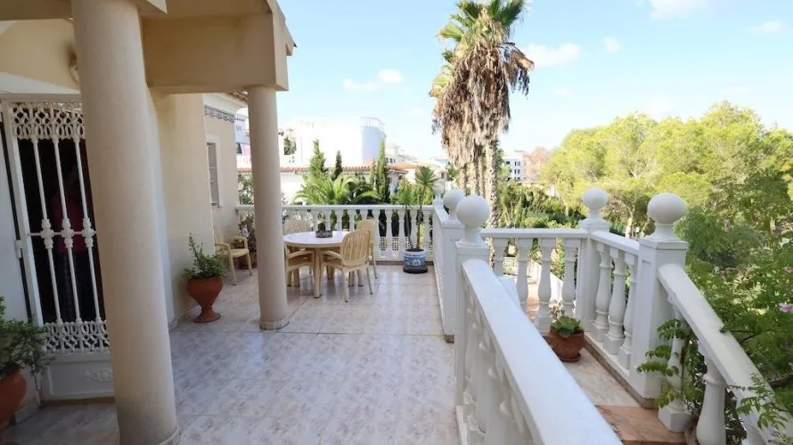 5 bedrooms apartment for sale, Alicante, Spain No. 2211