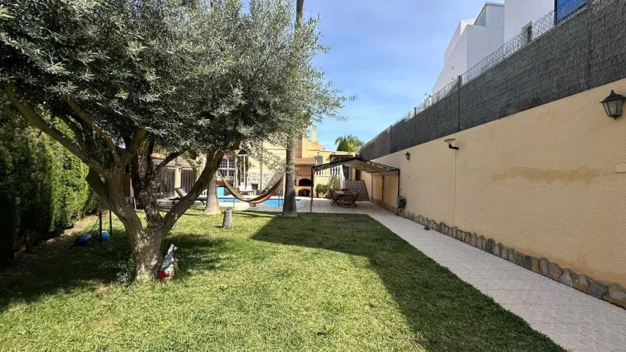 4 bedrooms apartment for sale, Torrevieja, Spain No. 2383 № 23