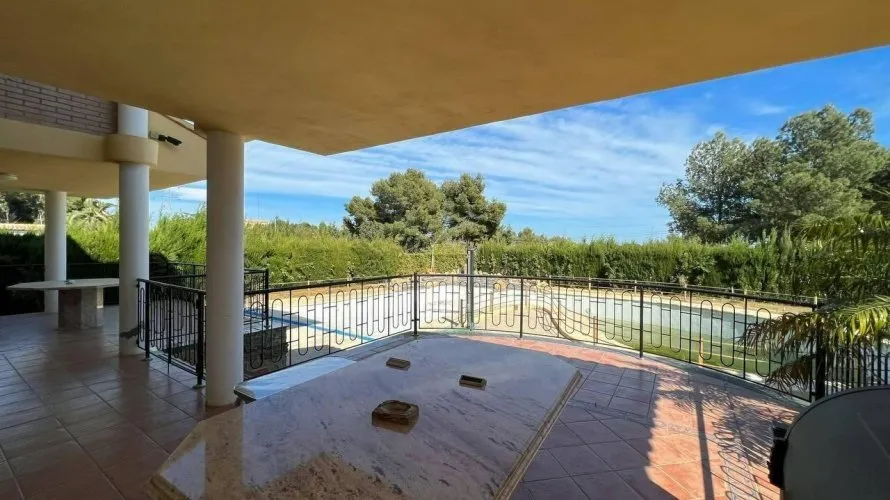 4 bedrooms apartment for sale, Manises, Spain No. 2482 № 2