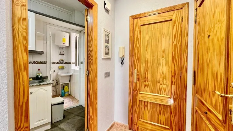 2 bedrooms apartment for sale, Torrevieja, Spain No. 2438 № 2