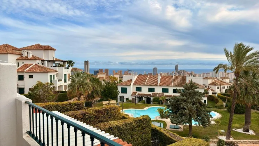 2 bedrooms house for sale, Finestrat, Spain No. 2035