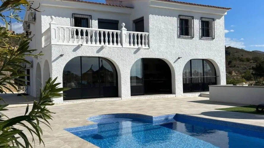 4 bedrooms house for sale, Villajoyosa, Spain No. 2140 № 3