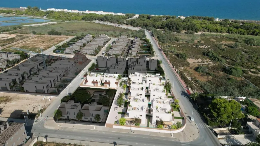 3 bedrooms apartment for sale, La Marina, Spain No. 2495 № 13